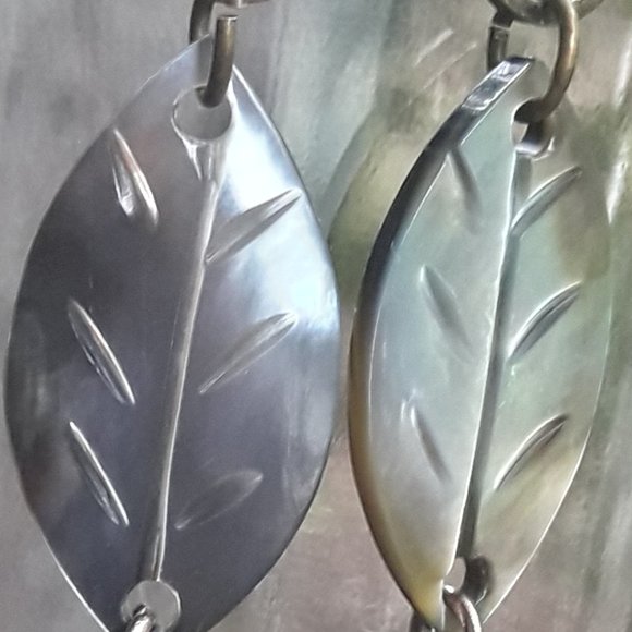 Owl Drop Earrings Mother of Pearl Dangle Feather Leaf Bird Carved Natural Shell - Picture 6 of 11